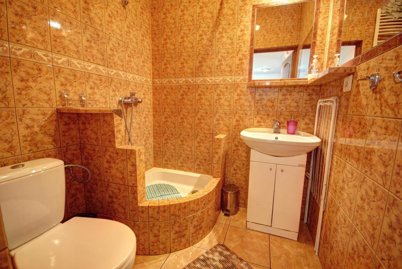 W Helu Apartment Hel